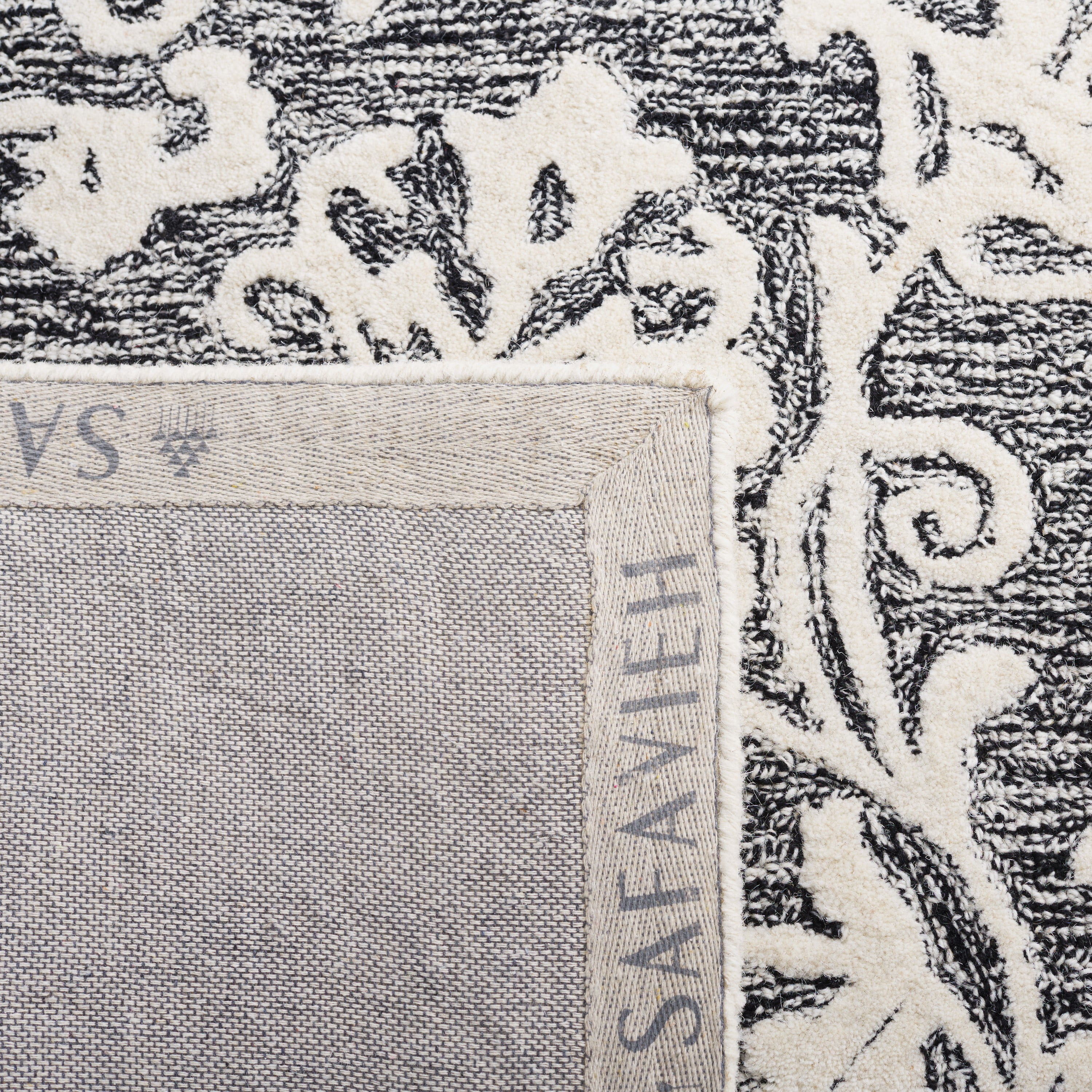 SAFAVIEH Martha Stewart Metro Floral Area Rug, Black/Ivory, 8' x 10'
