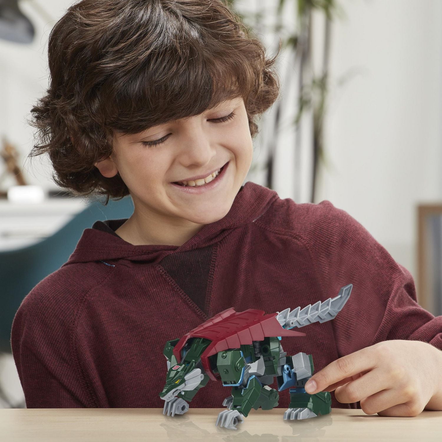 Transformers Bumblebee Cyberverse, figurine Thunderhowl classe Ultra, 17 cm, avec armure energon pour gagner en puissance, dès 6 ans