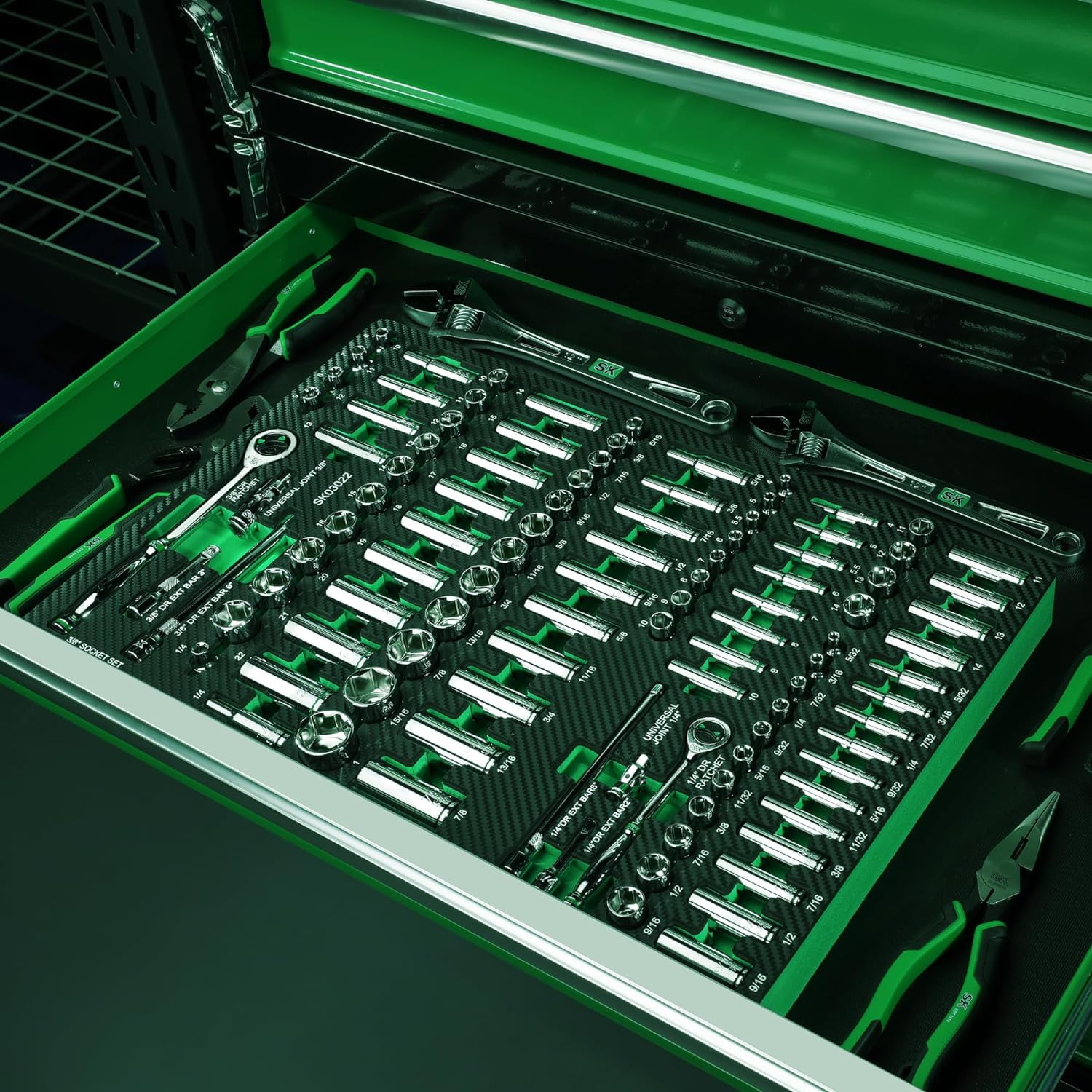 SK 1/4" & 3/8" Drive Socket Set with 160-P Ratchet, 105-Piece, SAE & Metric, SuperKrome Finish, Preminum CR-V Construction, with EVA Foam Tool Organizer