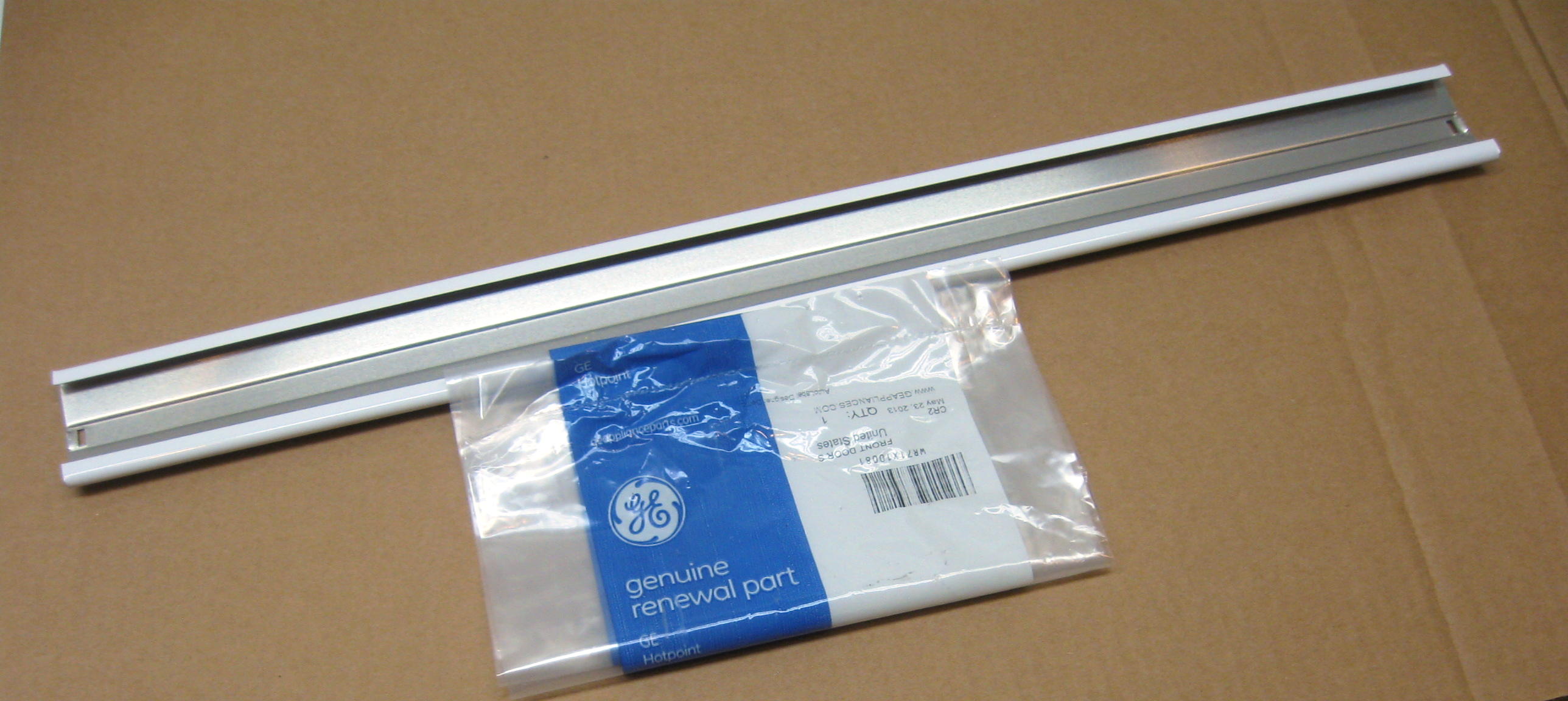 General Electric FRONT DOOR SHELF FZ WR71X10081