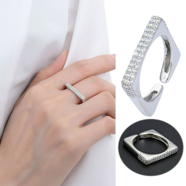 Conjunto de estilo europeo CZ circón anillo cuadrado de plata de diseño puede ser emparejado con ropa casual para crear una apariencia más relajada