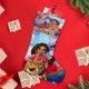thumbnail image 4 of Princesa Elena de Avalor Tema: Calcetines de Navidad, fino lino blanco para colgar en escaleras y chimenea, decoración navideña para el hogar, regalo de Navidad. 45cm × 32cm, 4 of 5
