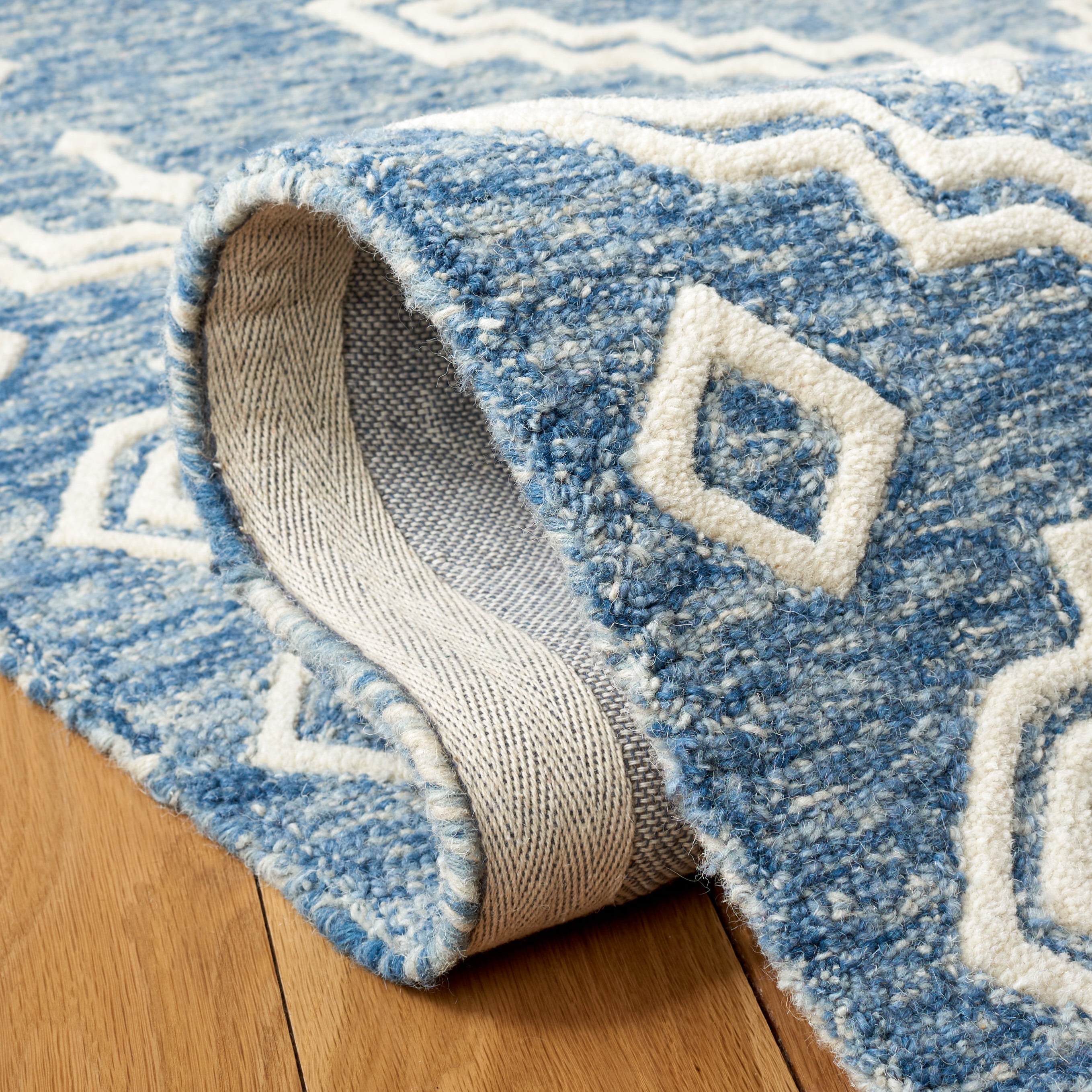 Safavieh Abstract Adolf Geometric Wool Area Rug, Blue/Ivory, 6' x 6' Round
