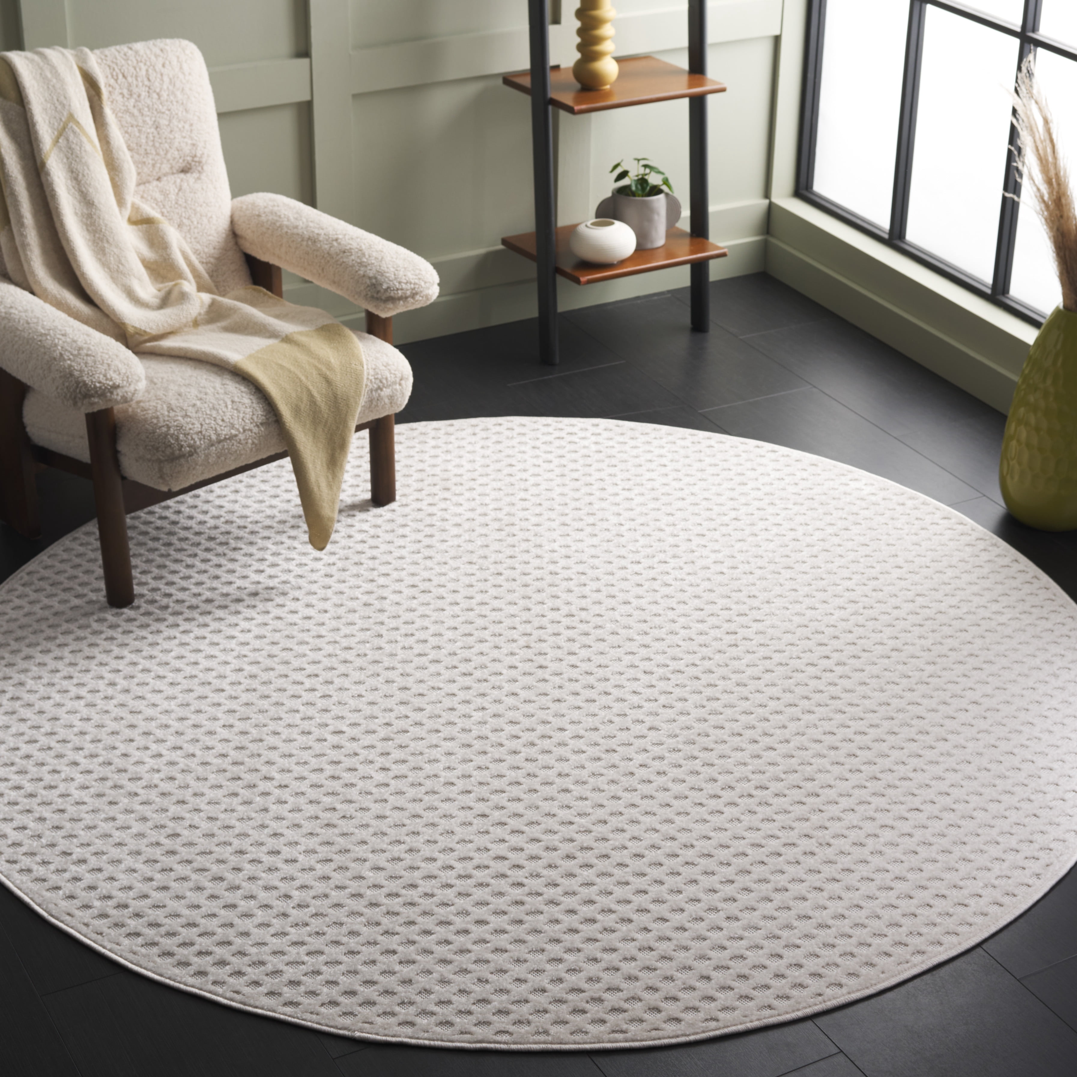 SAFAVIEH Stella Rosheen Geometric Indoor/Outdoor Area Rug, Ivory, 6'7" x 6'7" Round