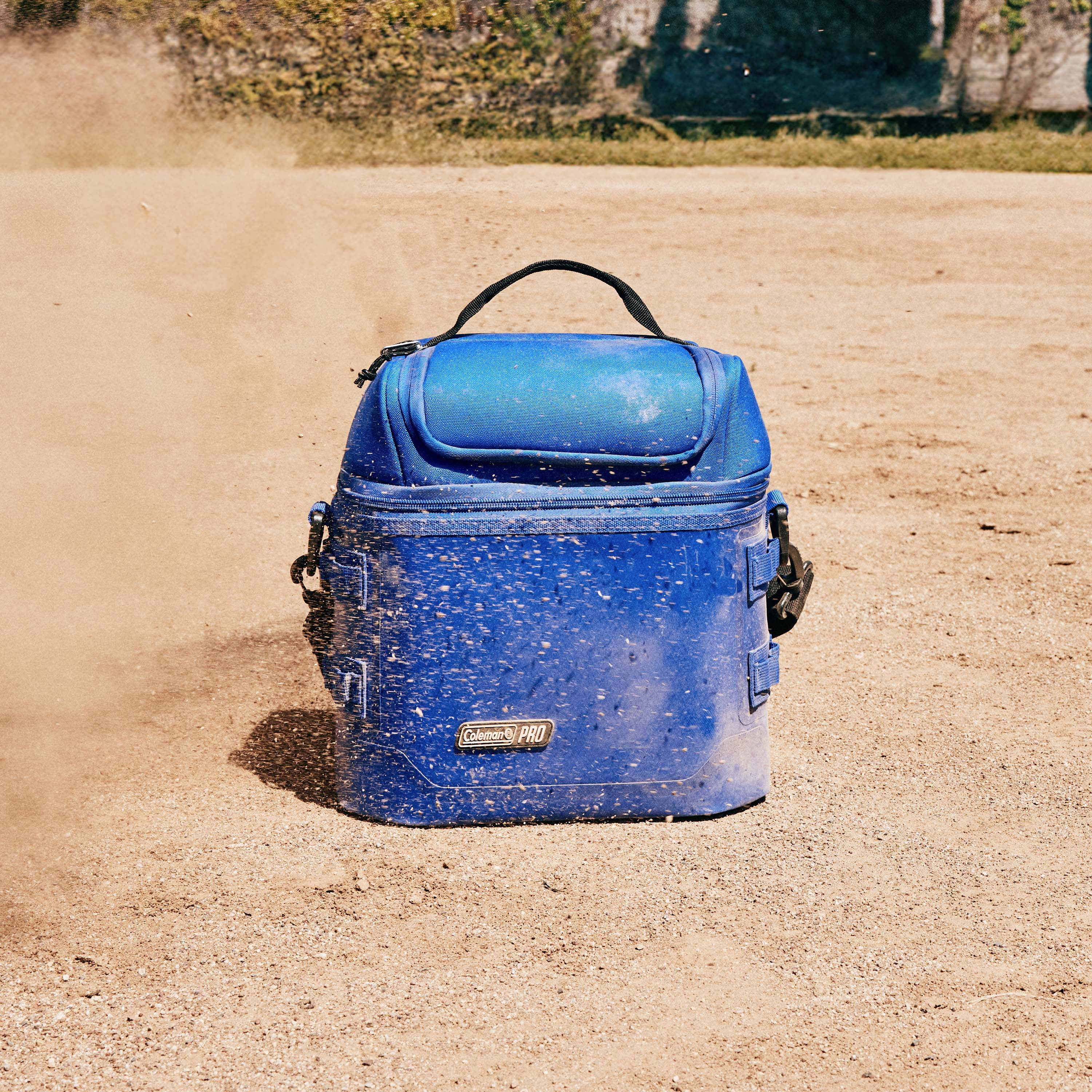 Coleman Pro Premium Soft Cooler, 24 Can (32 qt) Lunchbox with Insulated Lid & Body, Stays Cold up to 35 Hours