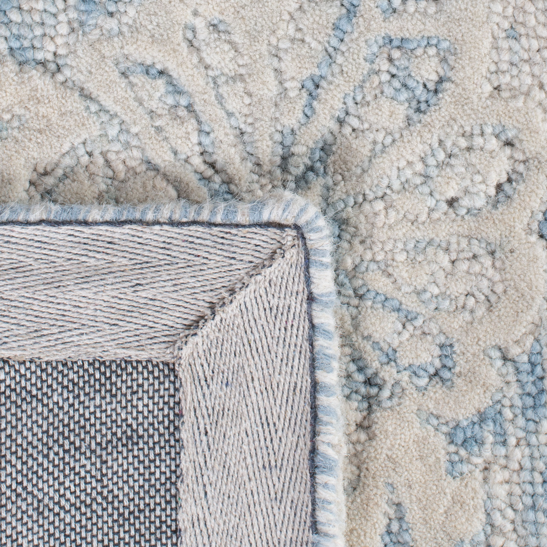 SAFAVIEH Glamour Stanice Distressed Floral Wool Area Rug, Blue/Ivory, 4' x 6'