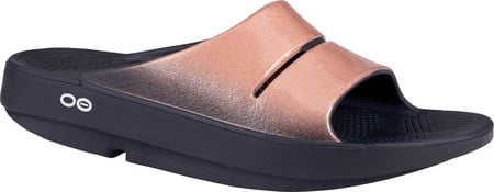 oofos wide feet