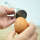 thumbnail image 3 of Cortador de cáscaras de huevo: abrecáscaras de acero inoxidable para un corte limpio y preciso, perfecto para huevos duros y blandos., 3 of 5