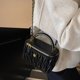 thumbnail image 1 of Bolso Mano Manejo Superior Hombro Pequeño Cuadrado Acolchado Bolsillo Diseñador Cuero para Mujeres Compras Viajes, 1 of 9