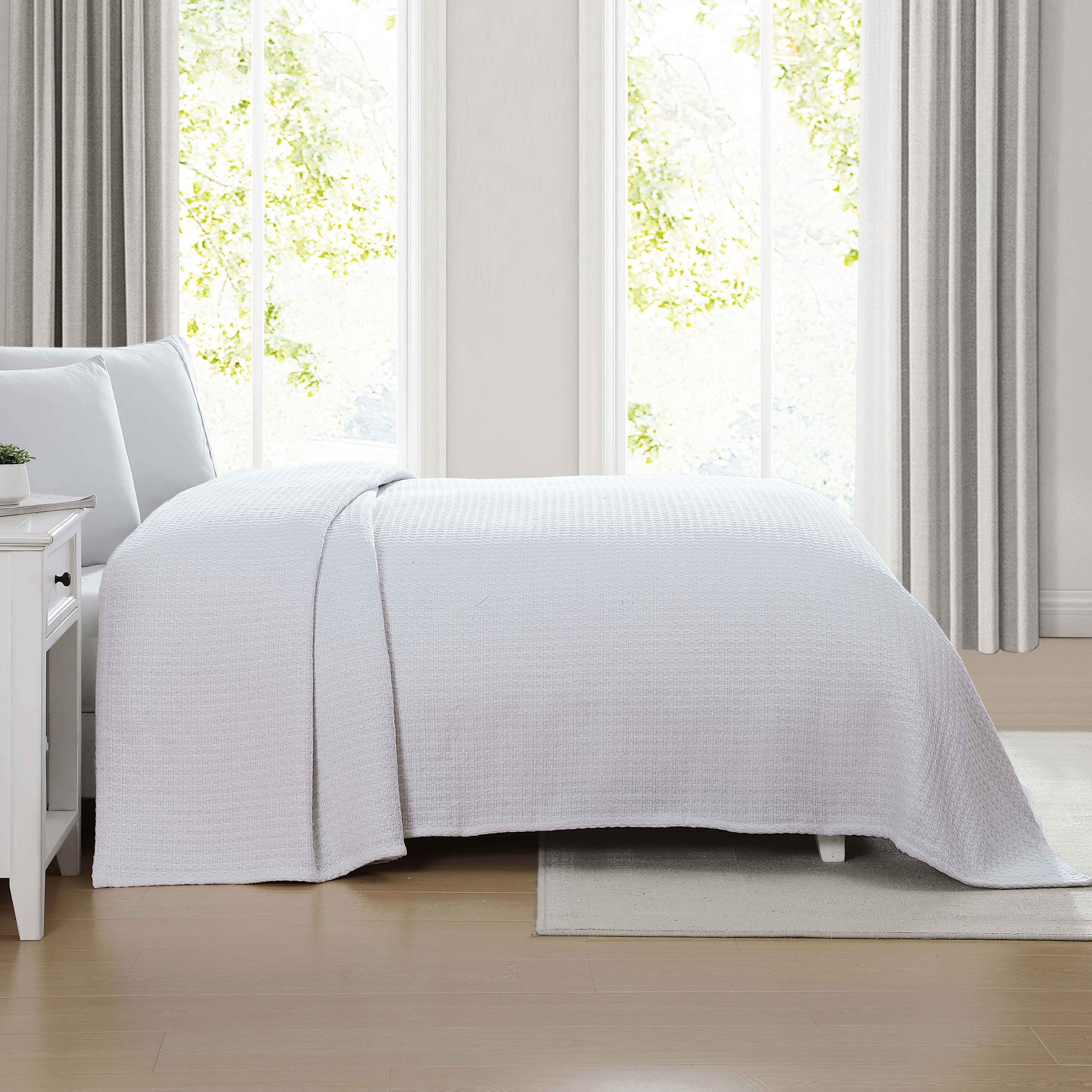 Beatrice Home Fashions, Grand Hotel Woven Cotton Blanket, Twin, White