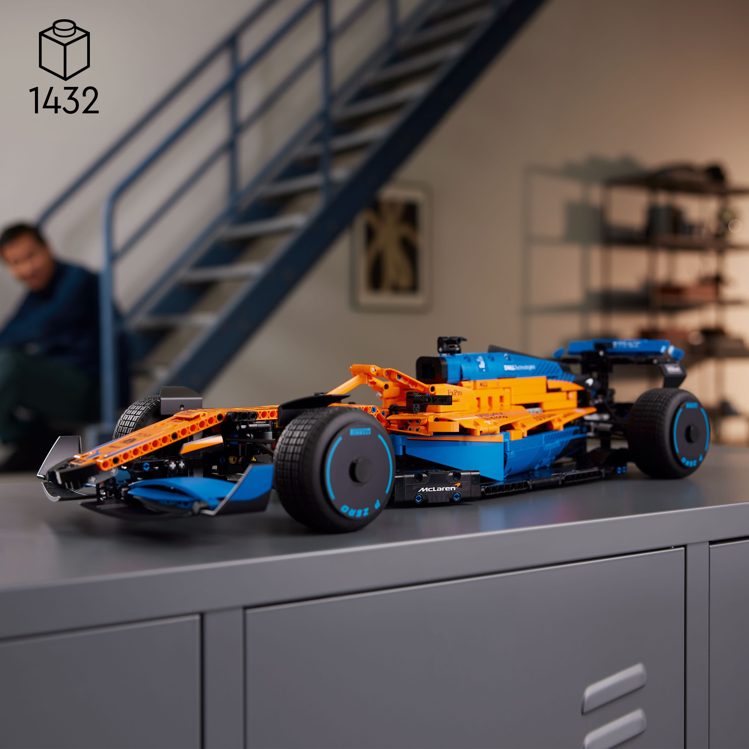 LEGO 42141 Technic McLaren Formula 1 2022 Replica Race Car Model Building  Kit, F1 Motor Sport Set Birthday Gift Idea for Adults, Men, Women, Him,  Her, Husband, Collectible Home Decor 
