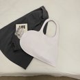 thumbnail image 3 of Bolso Hobo Hombro para Mujer en Forma Corazón Cuero PU Color Sólido Mano Viajes, 3 of 9