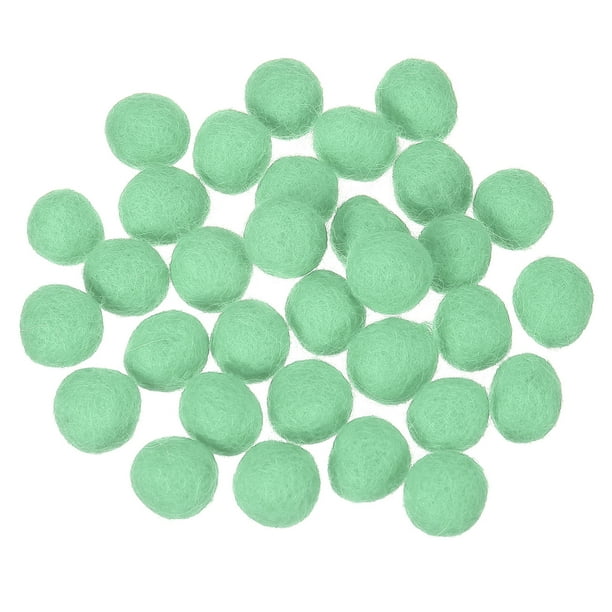 Uxcell 30 Pcs Bolas de Fieltro de Lana, Pompones de 0.6 Pulgadas para Manualidades, Decoración de Arte y Manualidades, Verde Claro