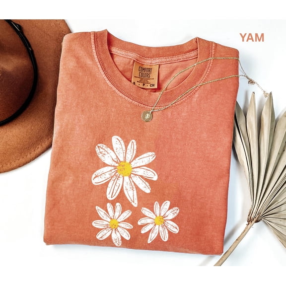 Daisy Shirt, Boho Floral Graphic Tee, Retro Aesthetic Flower Shirt, Soft Washed Vintage T-Shirt, Spring Shirt for Women