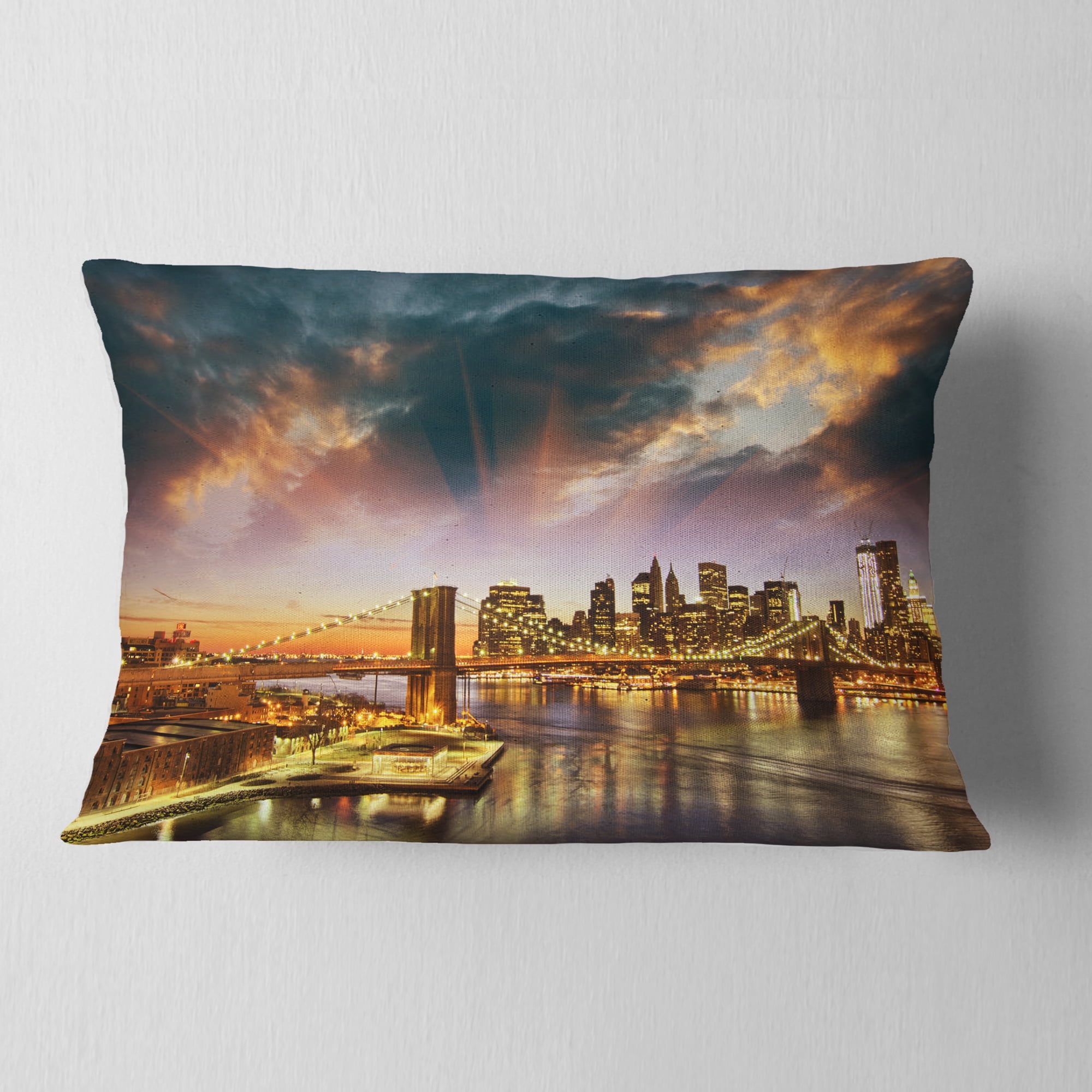 Designart Manhattan at Winter Sunset - Cityscape Photo Throw Pillow - 12x20