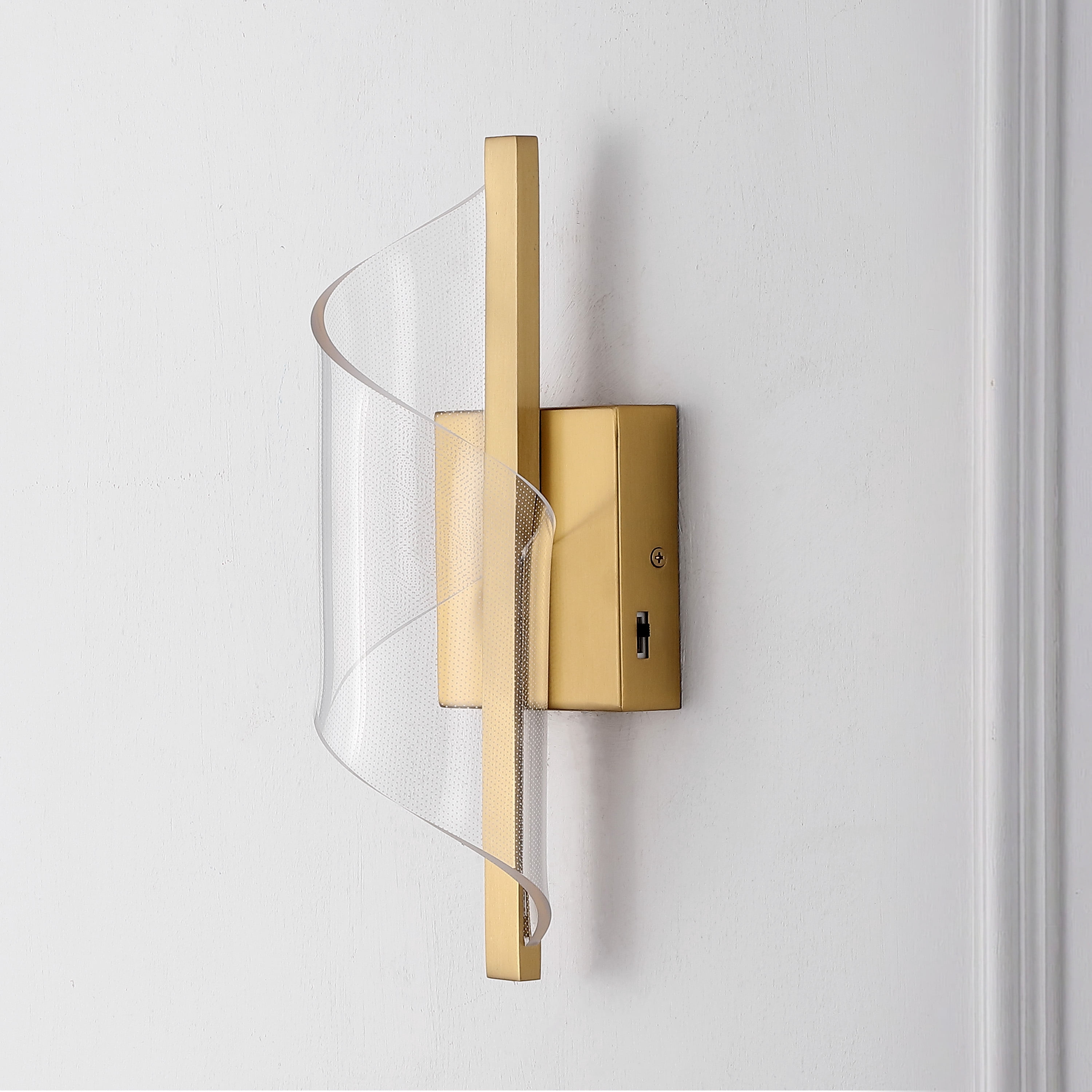 Safavieh Couture Leighton Clear and Gold Modern Acrylic Wall Sconce