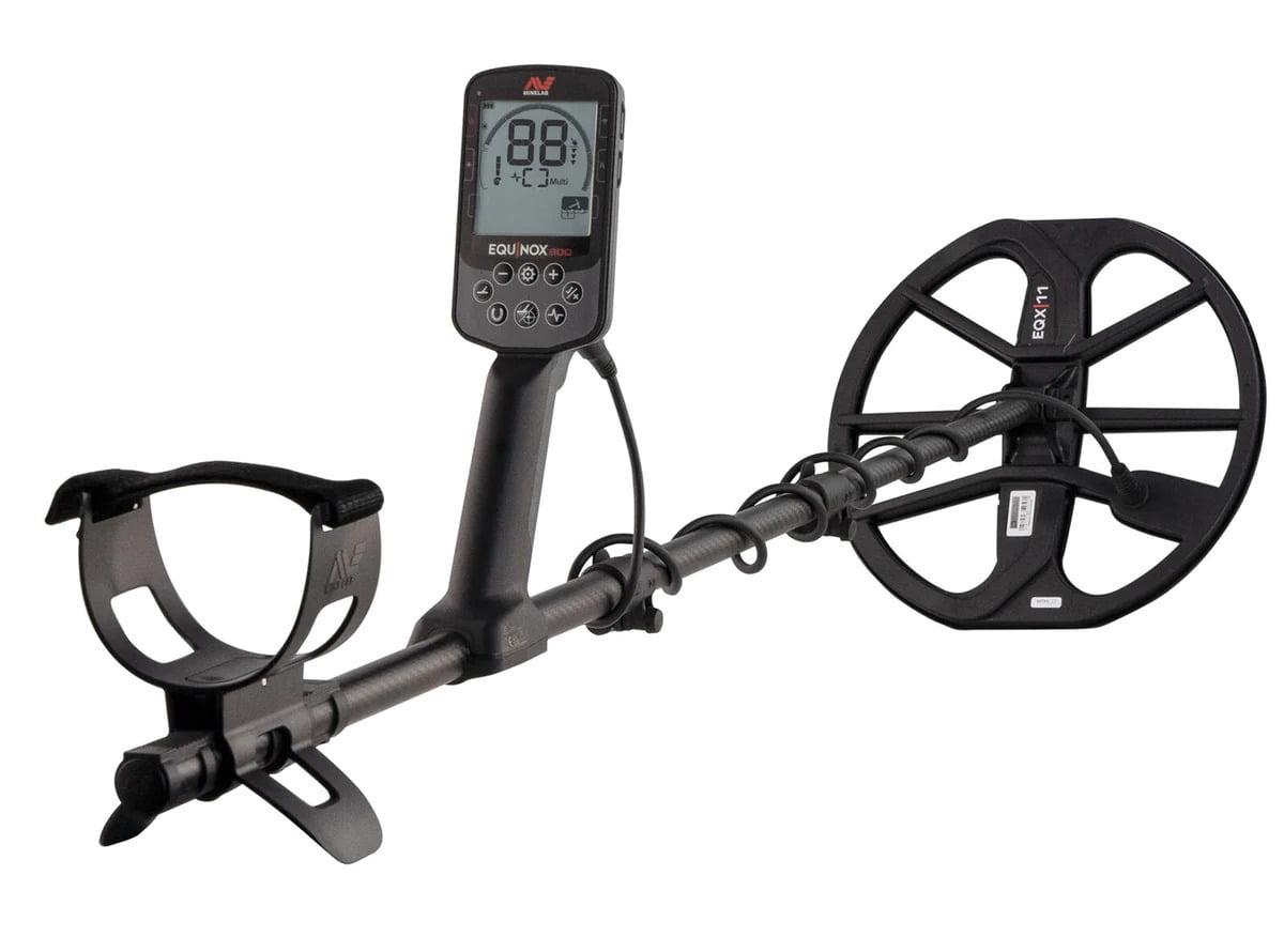 Minelab Equinox 900 Waterproof Metal Detector with Carry Bag and Pinpointer