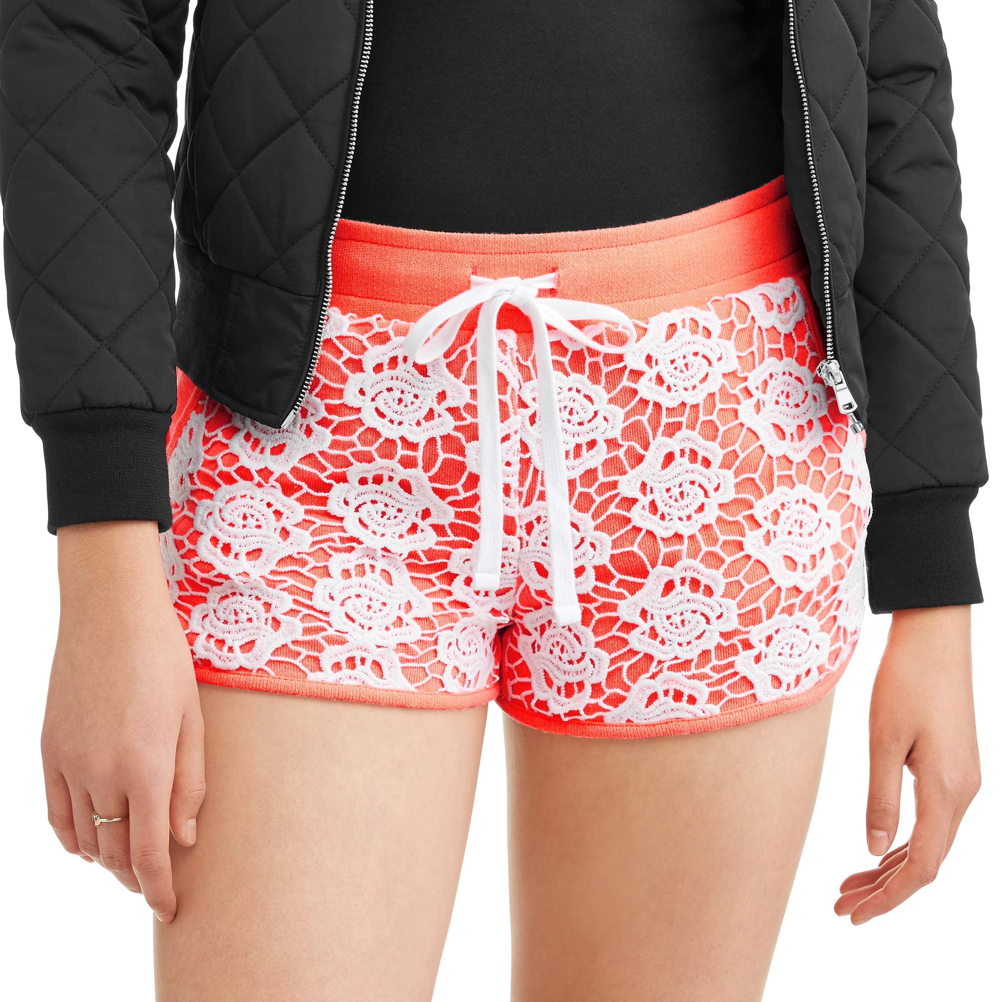 No Boundaries Juniors' lace front panel short with drawstring