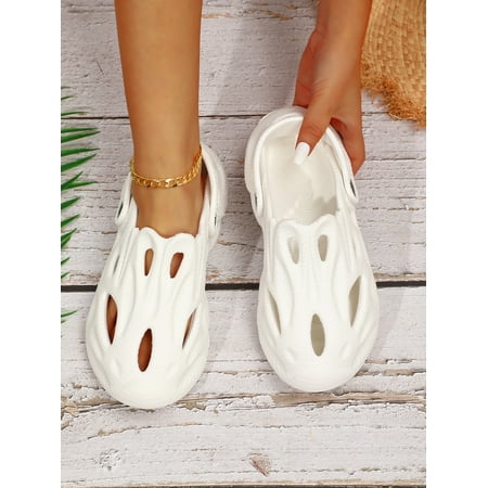 

Hollow Out Textured Vented Clogs Women‘s Footwear