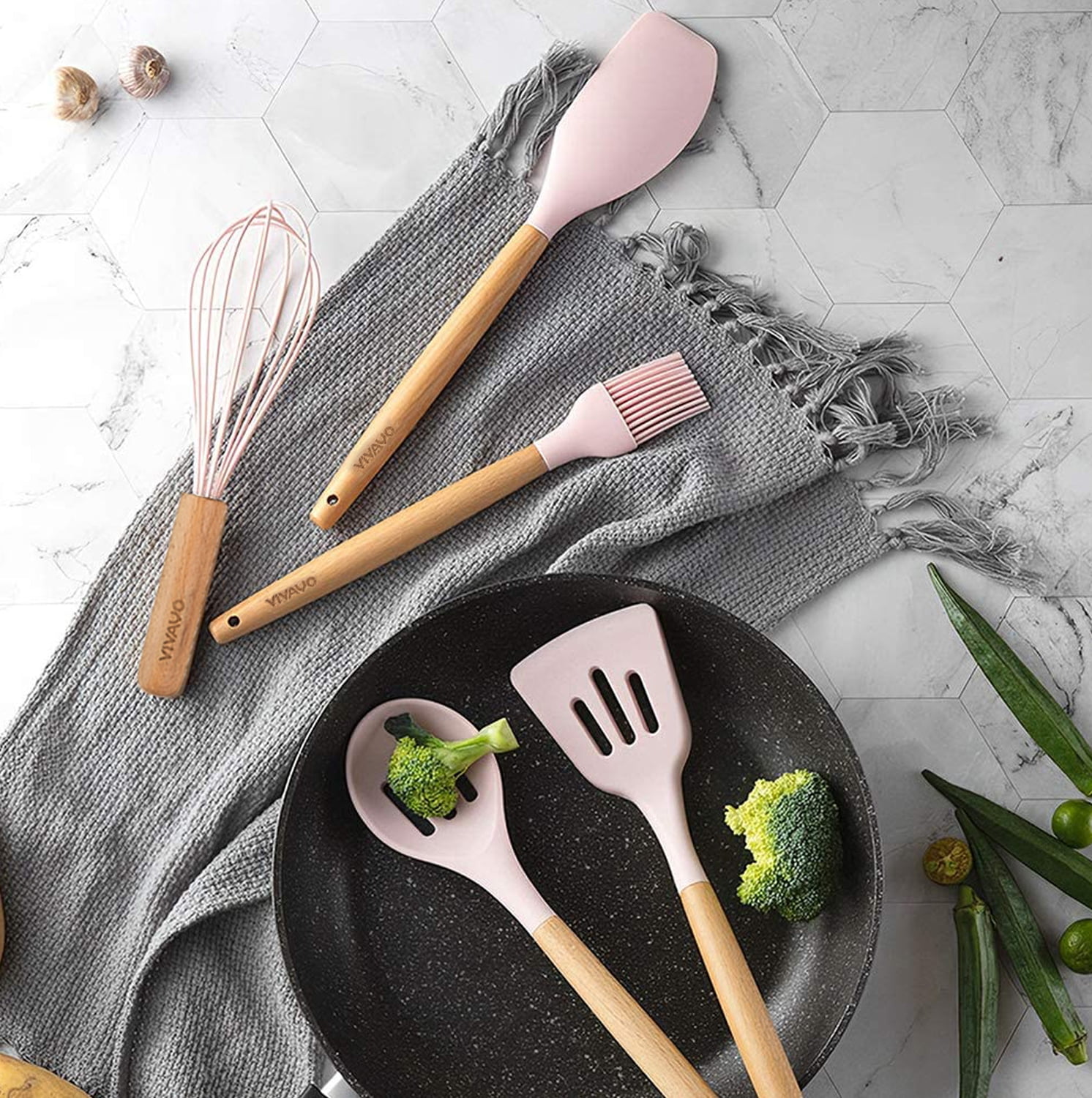 VIVAYO Kitchen Utensils Set, 32 Pcs Non-Stick Silicone Cooking Utensil Spatula Set with Holder, Wooden Handle Heat Resistance Silicon Kitchen Set with Ladle Whisk, Tongs, Measuring Cups, Spoons, Pink