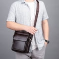 thumbnail image 2 of Bolso bandolera de piel para hombre con estilo bandolera, 2 of 2