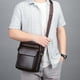 thumbnail image 2 of Bolso bandolera de piel para hombre con estilo bandolera, 2 of 2