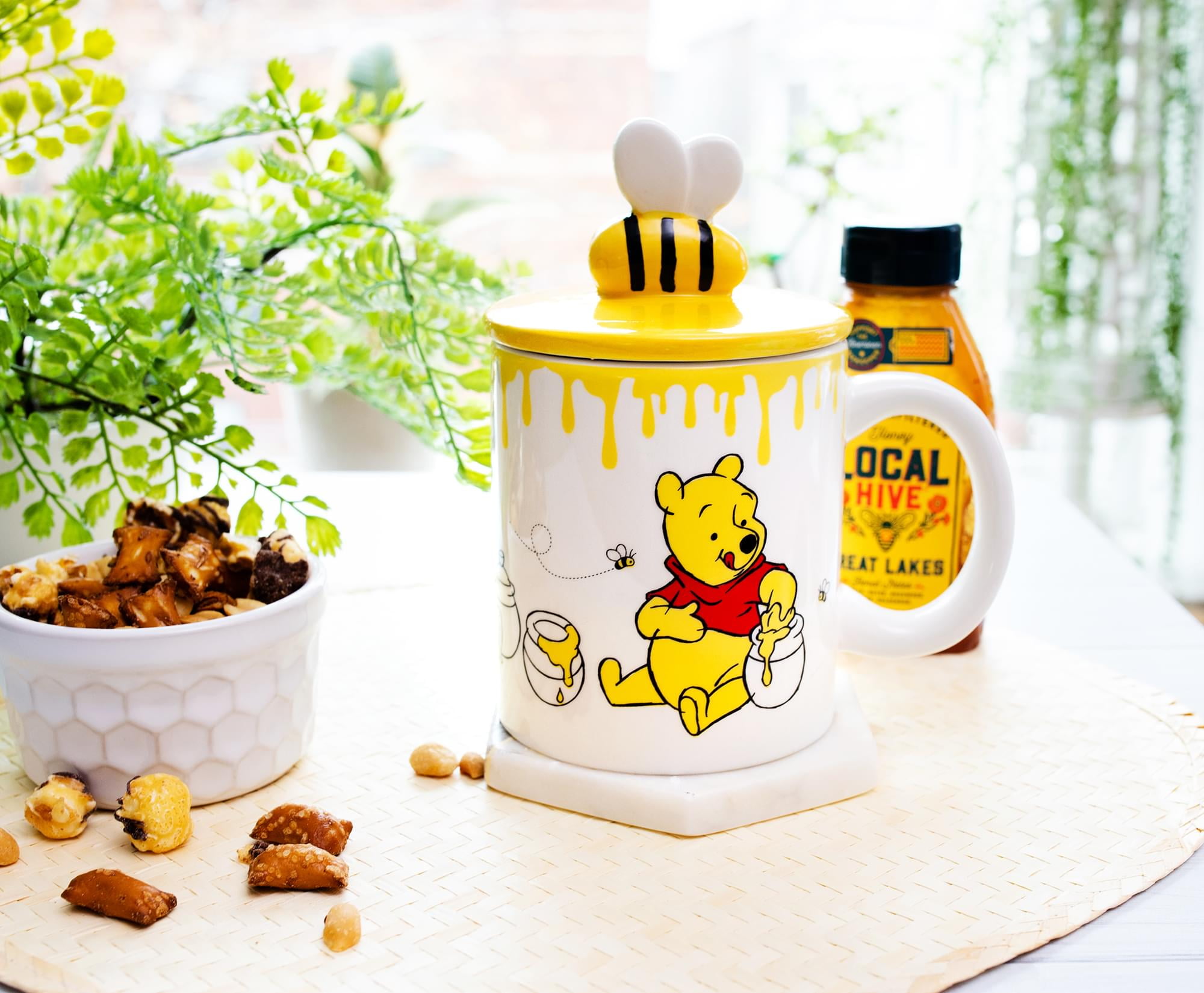 Disney Winnie the Pooh Hunny Pot Carnival Cup With Lid and Straw Hold 24  Ounce