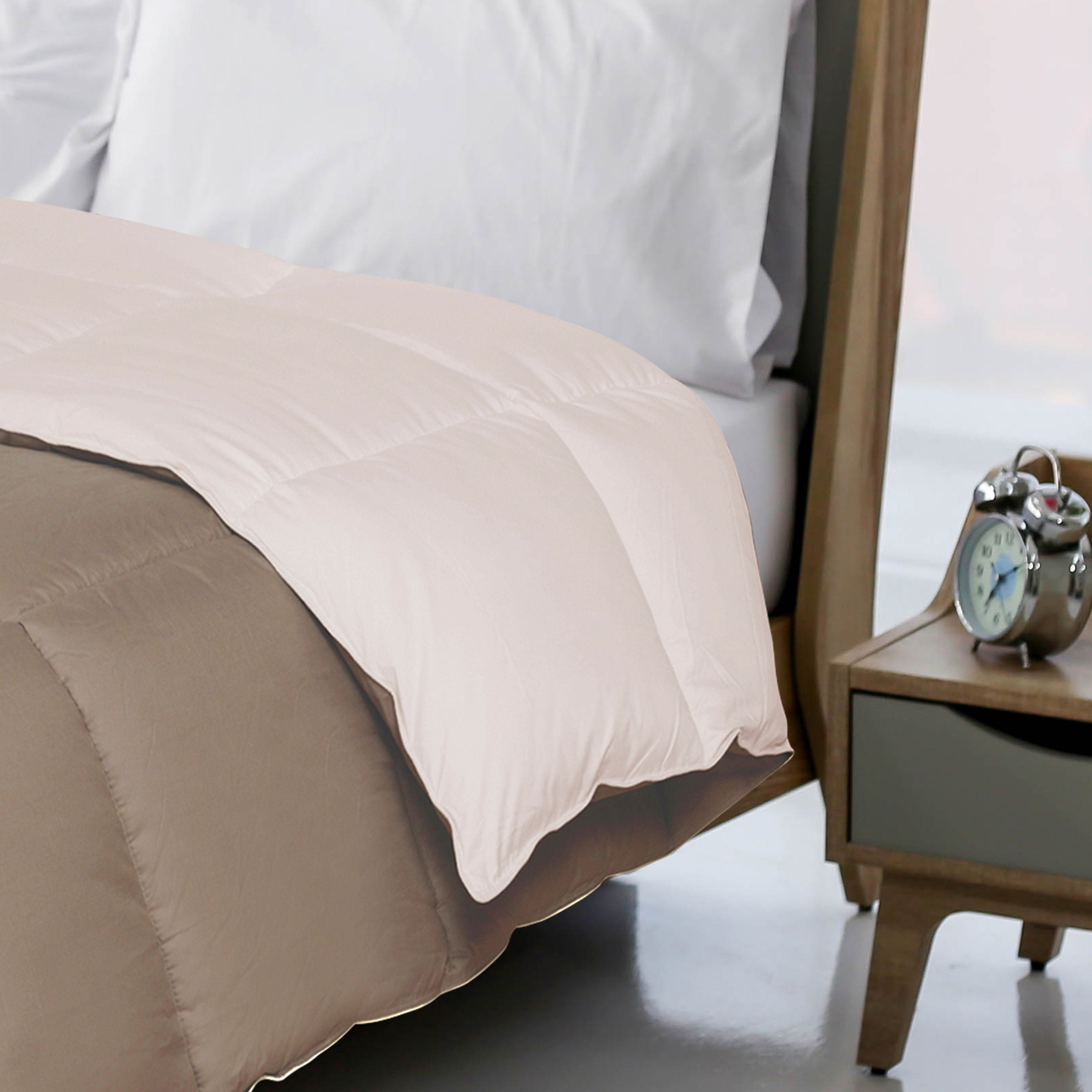Superior Down Alternative Reversible Comforter, Twin/ Twin XL, Ivory/ Taupe