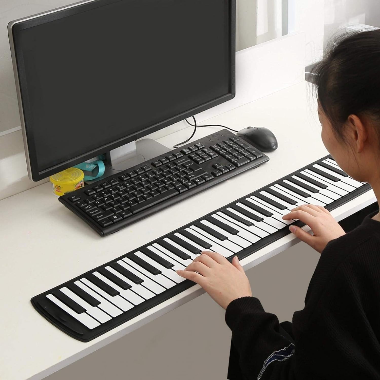 Roll Up 61 Keys Piano Keyboard with pedals, 128 Unique Tones Digital Electric Hand Roll Piano Keyboard with 1000mAh Rechargeable Battery for Kids Beginner