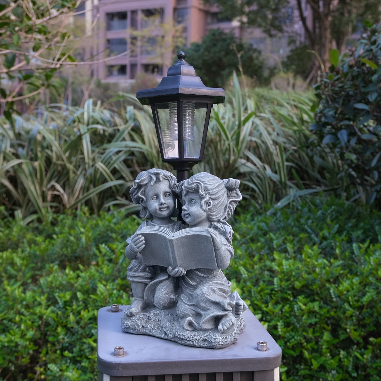 Garden Boy&Girl Statue Decoration,Outdoor Statues with Solar Powered Lantern for Patio Yard Backyard Gifts for Mother's Day Birthday Housewarming,Solar Garden Boy and Girl Reading Sculptures