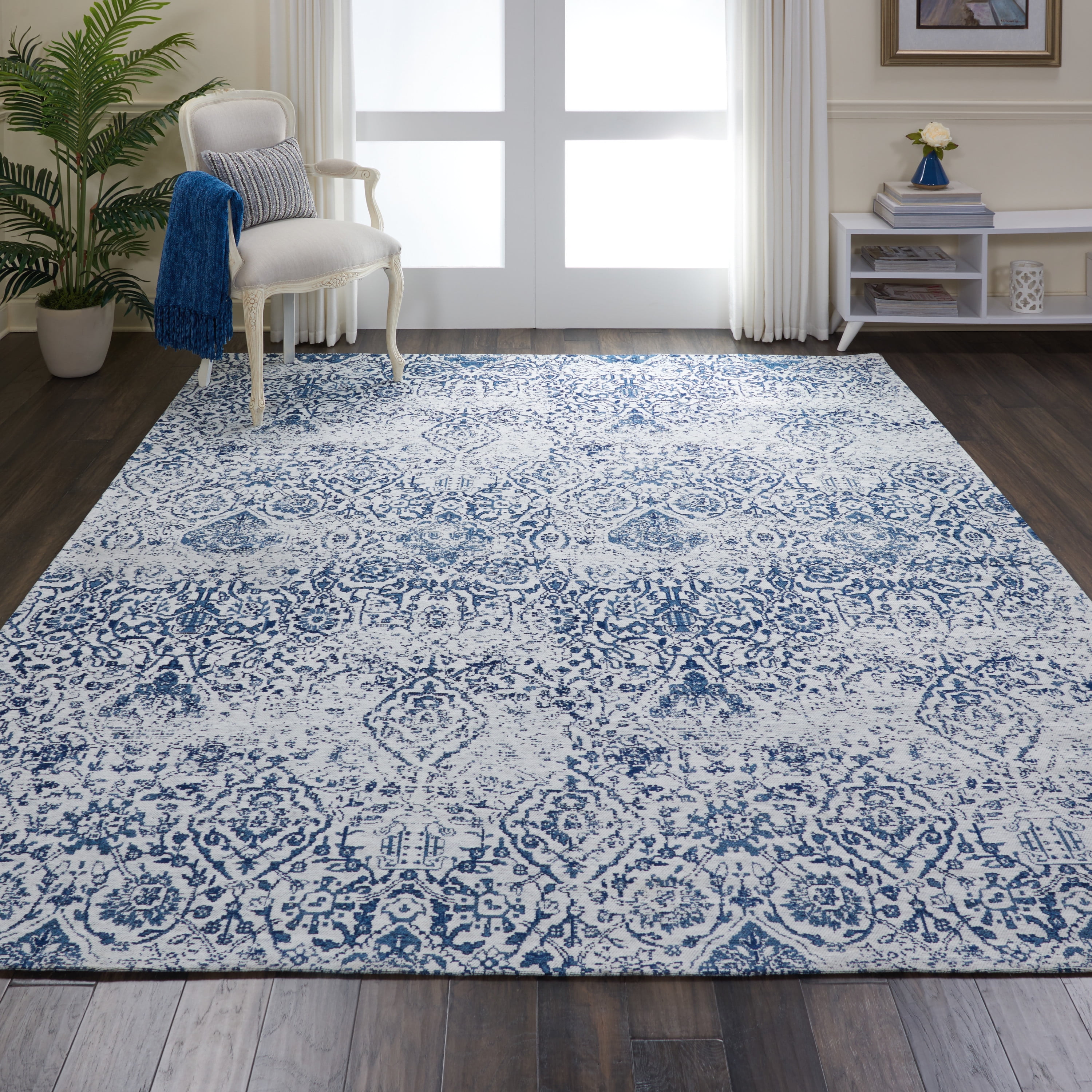 Nourison Damask Vintage Damask Ivory/Navy Area Rug