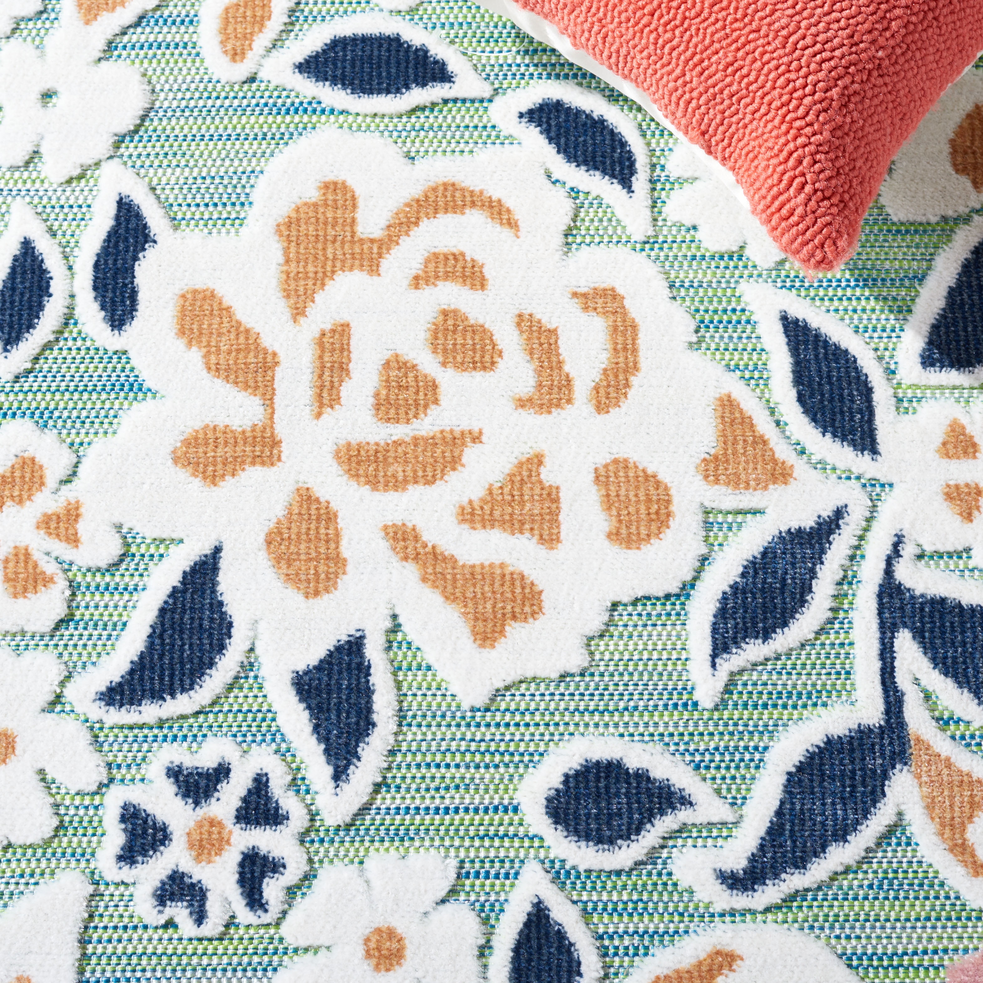 SAFAVIEH Cabana Tobias Floral Indoor/Outdoor Area Rug, Green/Navy, 5'1" x 7'6"