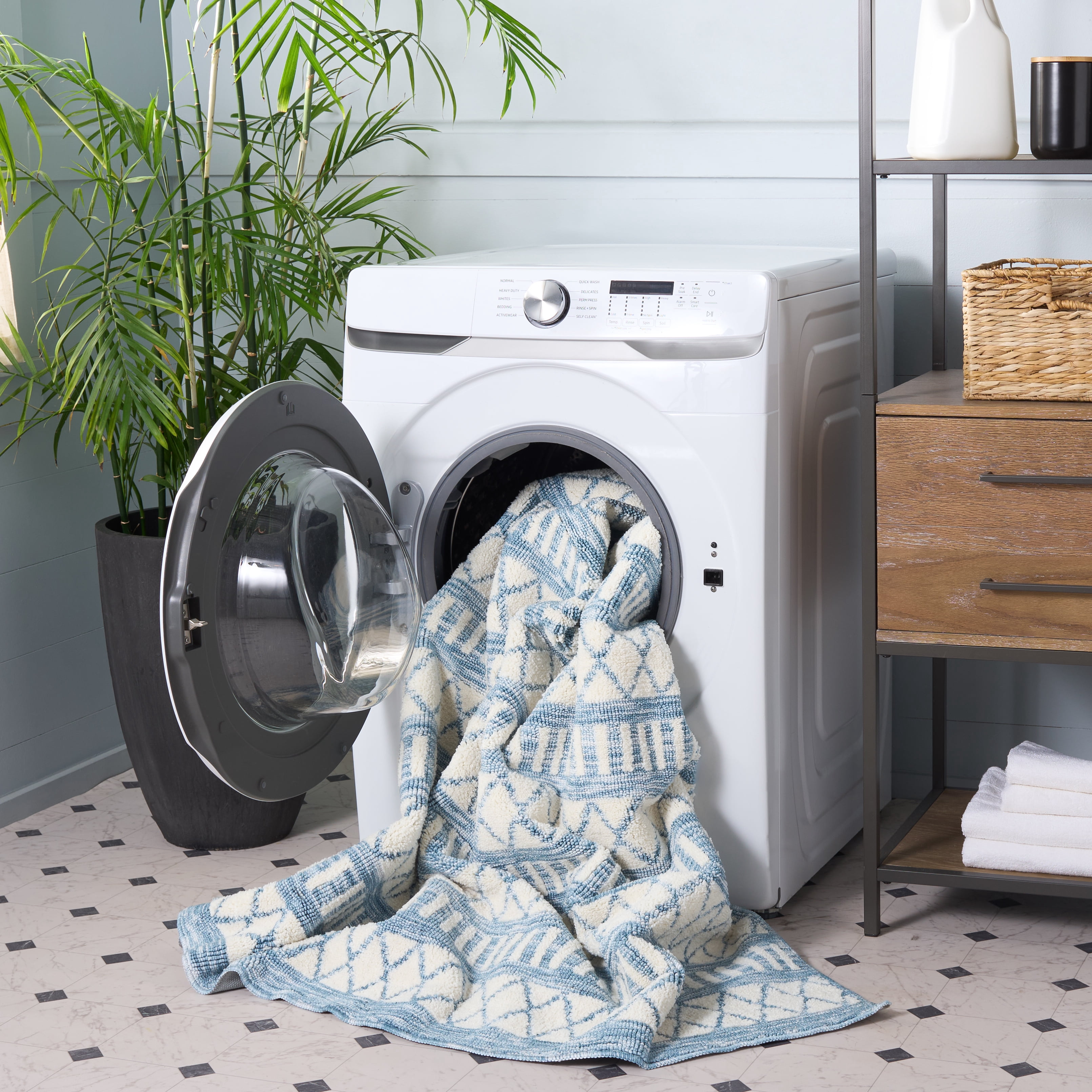 Safavieh Easy Care Borko Cross Polyester Machine Washable Area Rug, Ivory/Gray, 4' x 6'
