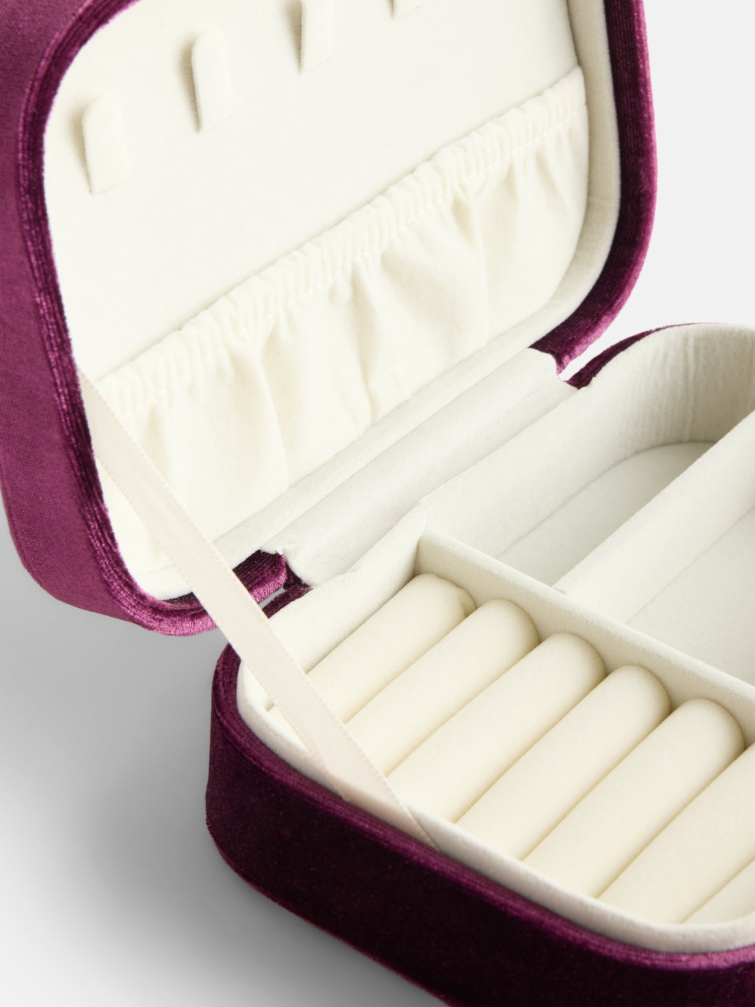 Scenario Women's Rectangular Faux Velvet Jewelry Organizer, Purple