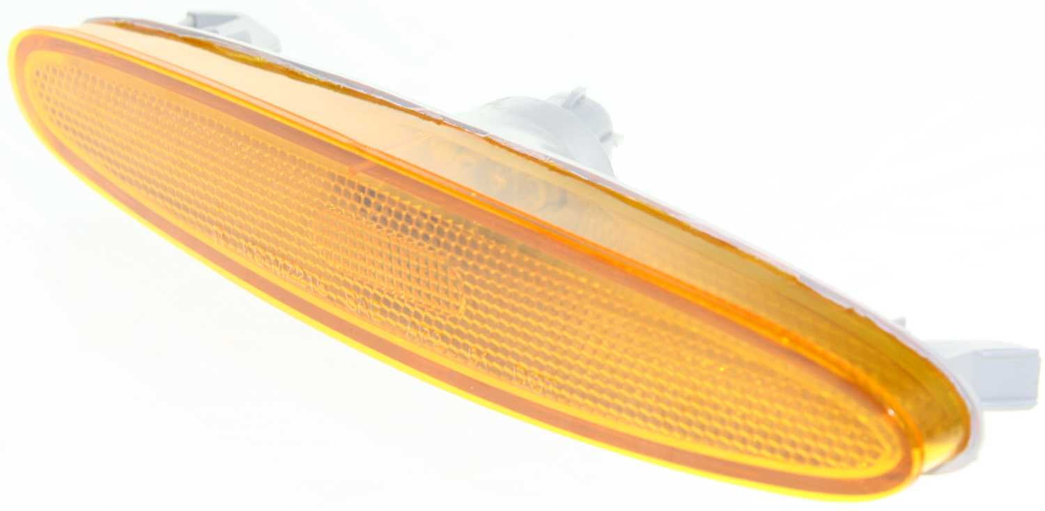 Replacement M104507 Side Marker Compatible with 2003-2008 Mazda 6 Front, Right Passenger With bulb(s)