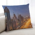 thumbnail image 1 of Ahgly Company Sites Burj Khalifa Coussin Intérieur, 18 Pouces par 18 Pouces, 1 of 6