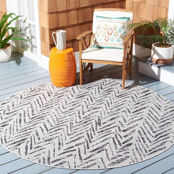 SAFAVIEH Courtyard Alfonso Chevron Indoor/Outdoor Area Rug, Grey/Black, 4' x 4' Round