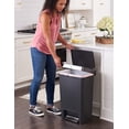 thumbnail image 2 of Bote Basura con pedal premier Rubbermaid® Serie 3, 13 gal Rubbermaid 2124165, 2 of 3