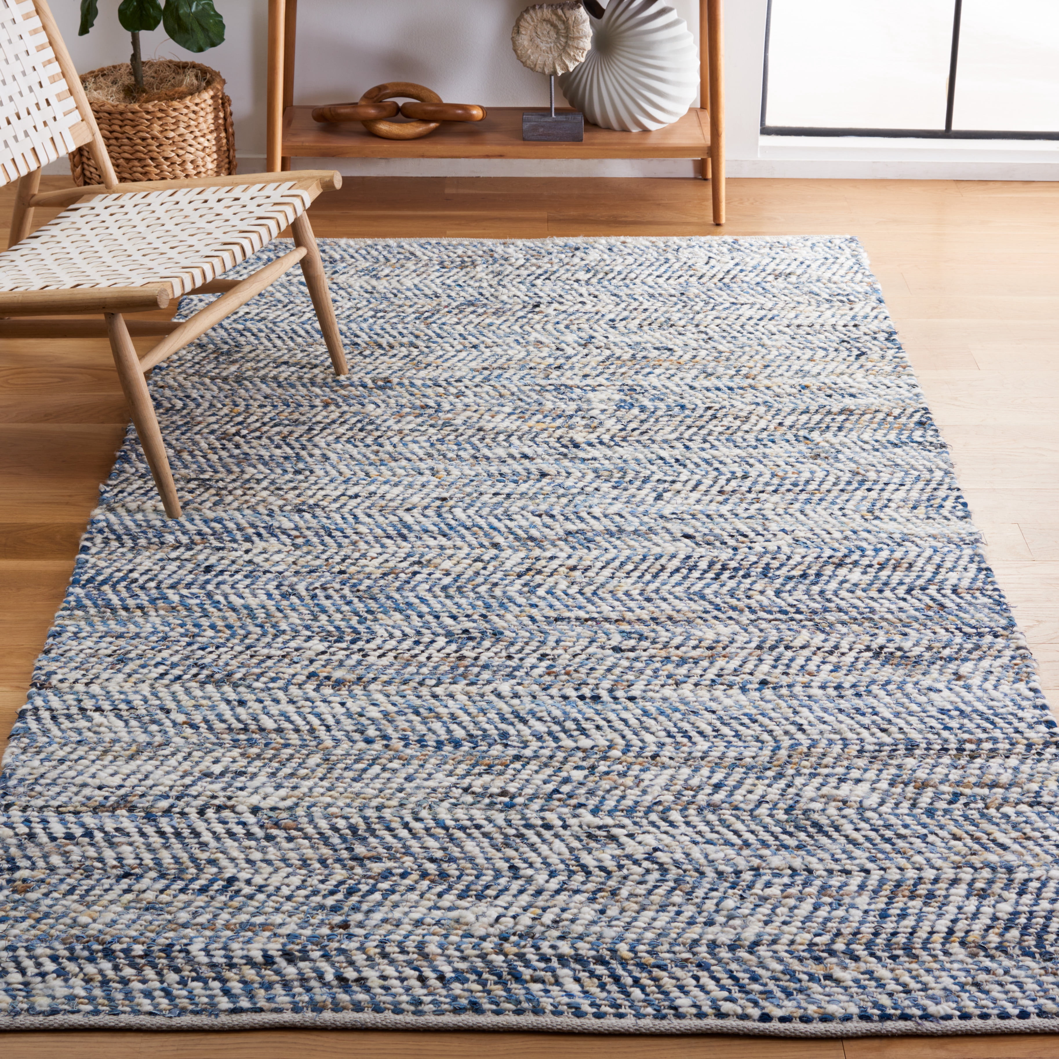 SAFAVIEH Natura Leonard Distressed Area Rug, Blue/Ivory, 6' x 6' Square