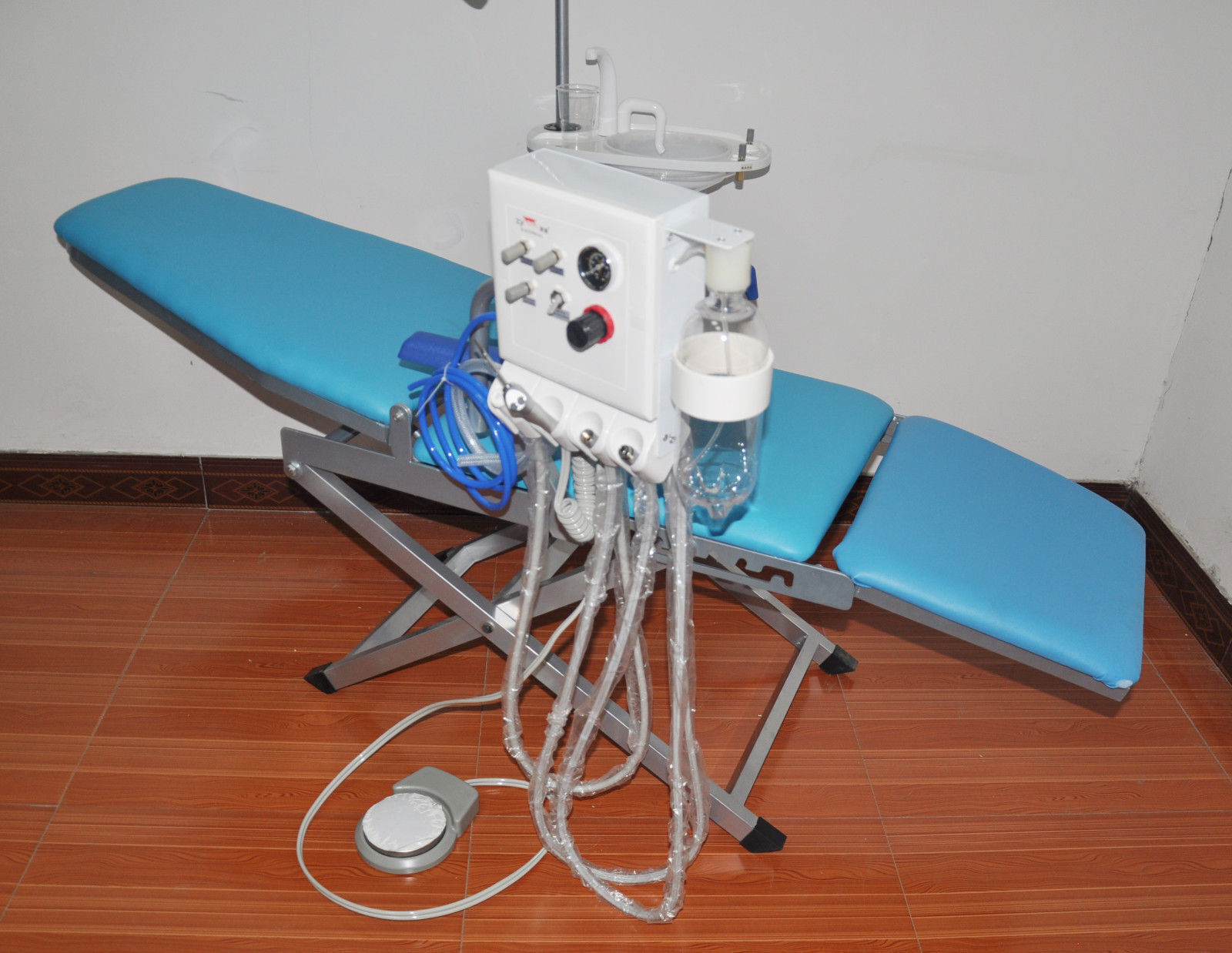 Portable Dental Folding Chair With LED Light Turbine Unit Medical Equipment