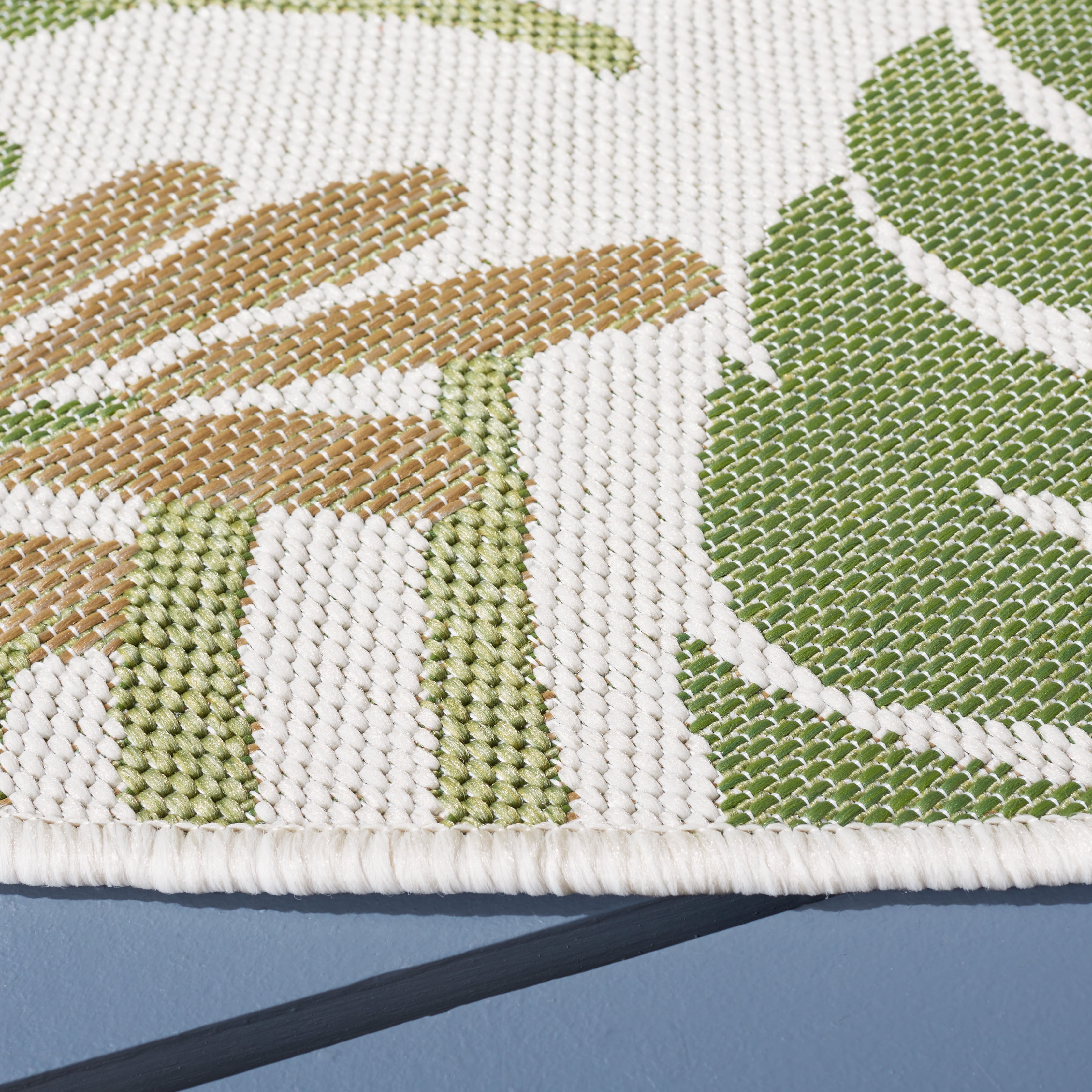 Safavieh Courtyard Adair Botanical Indoor/Outdoor Area Rug, Ivory/Green, 6'7" x 6'7" Round