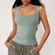 thumbnail image 2 of Camiseta sin mangas ajustada para mujer: elegante cuello cuadrado, tejido elástico, perfecta para combinar con vaqueros en verano, 2 of 6