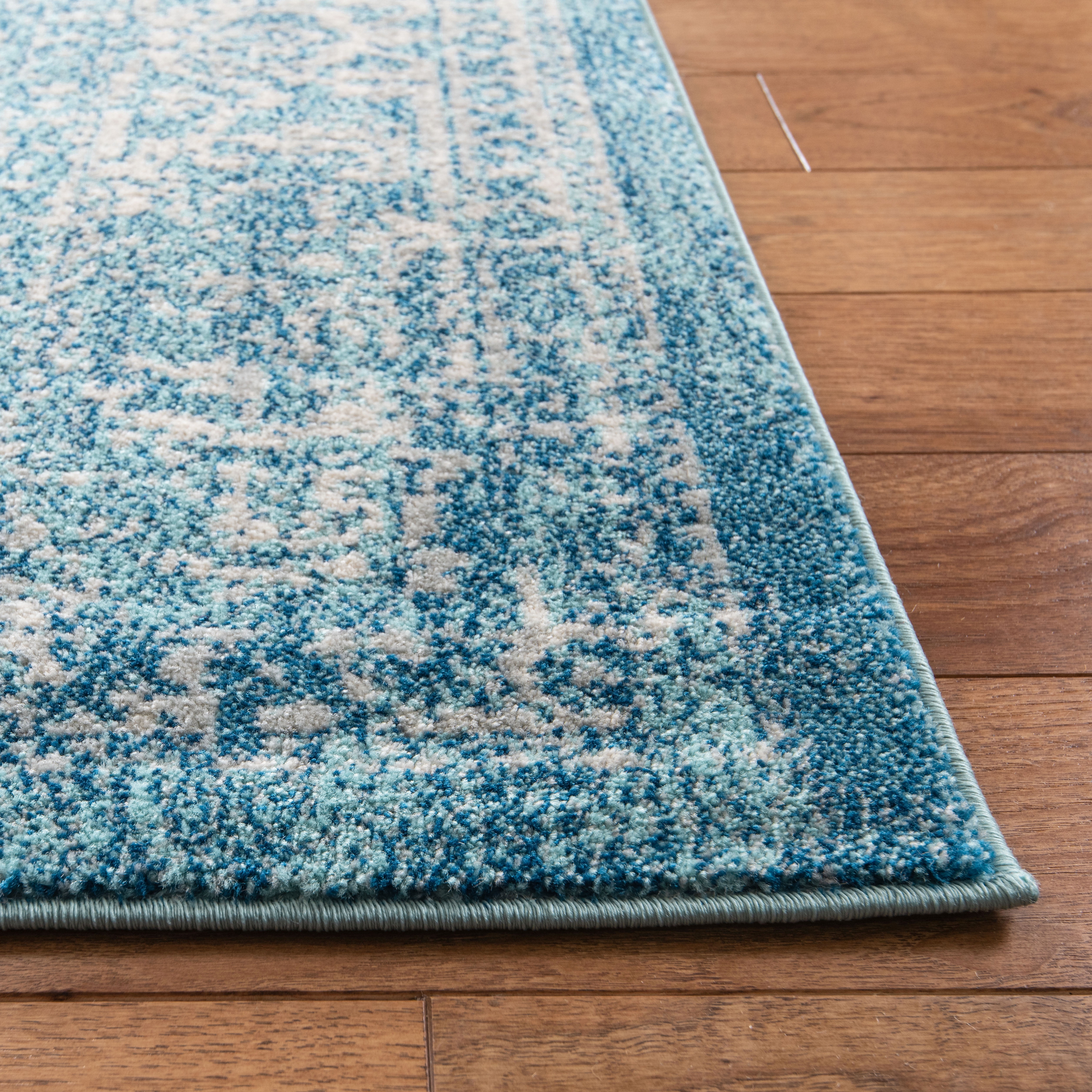 SAFAVIEH Runner Rug 2'2"x9' - Evoke Collection - Traditional Design, Blue & Ivory, Non-Shedding & Easy Cleaning, Ideal for Living Room, Bedroom, Dining Space, Entryway, Hallway, Kitchen