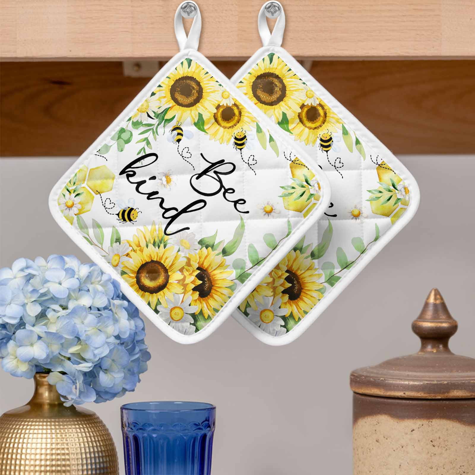 Sunflower Floral Pot Holders for Kitchen Heatproof Potholder, 4 Pack Farmhouse Pastoral Daisy Bees Botanical Hot Pads Multipurpose Oven Pads Cloth Potholders Trivet for Cooking and Baking