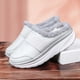 thumbnail image 4 of Zapatillas de invierno con punta cerrada para mujer, zapatillas de felpa cálidas a prueba de agua con tacón inclinado, zapatillas de algodón, zapatos informales Wmkox8yii  hj789, 4 of 9
