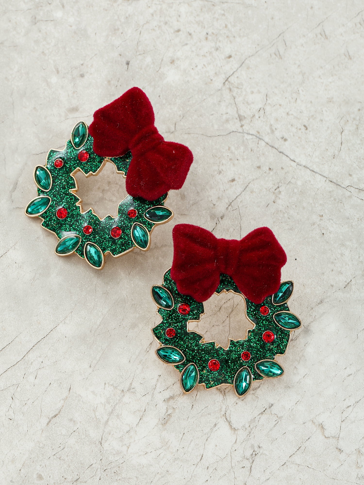 Holiday Time Wreath Earrings, 1 Pair