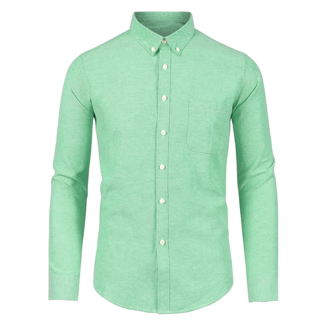 camisa de vestir para hombre, manga larga, clásica, color sólido, ajustada, con botones verde s camisa entallada verde sólido con cuello abotonado, botonera frontal con botones claros, bolsillo en el pecho y dobladillo inferior curvo; vista frontal centrada sobre fondo blanco, adecuada para oficina, eventos y uso informal de negocios. Su tamaño compacto la hace también adecuada para empacar en viajes cortos.