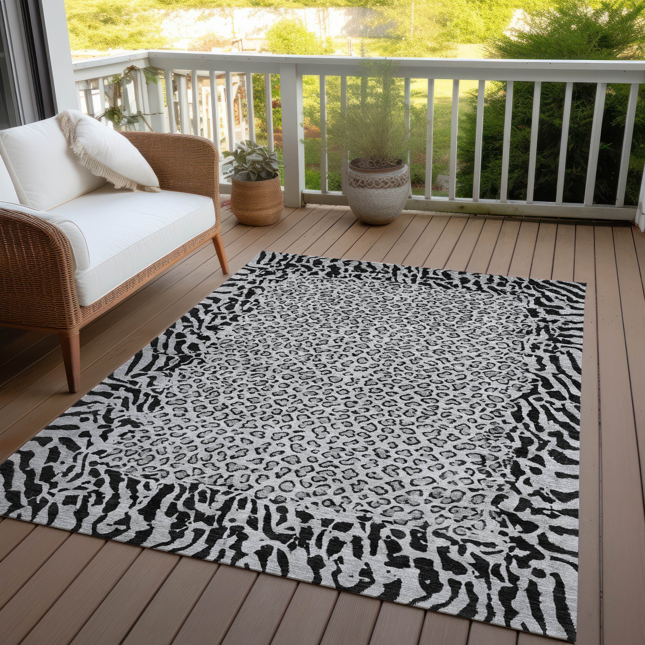 Addison Rugs Chantille Indoor/Outdoor Transitional Animal Skin Gray Washable Rectangle Rug, 5' x 7'6"