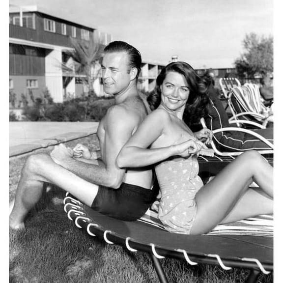 Dorothy Malone & Scott Brady - Back to Back Photo Print (8 x 10)