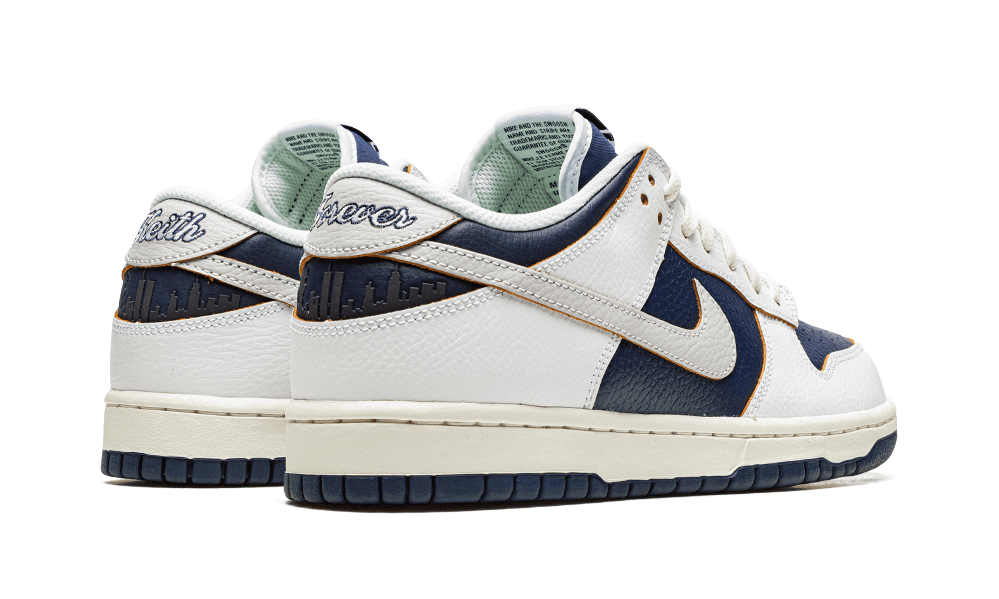 NIKE MENS SB Dunk Low 